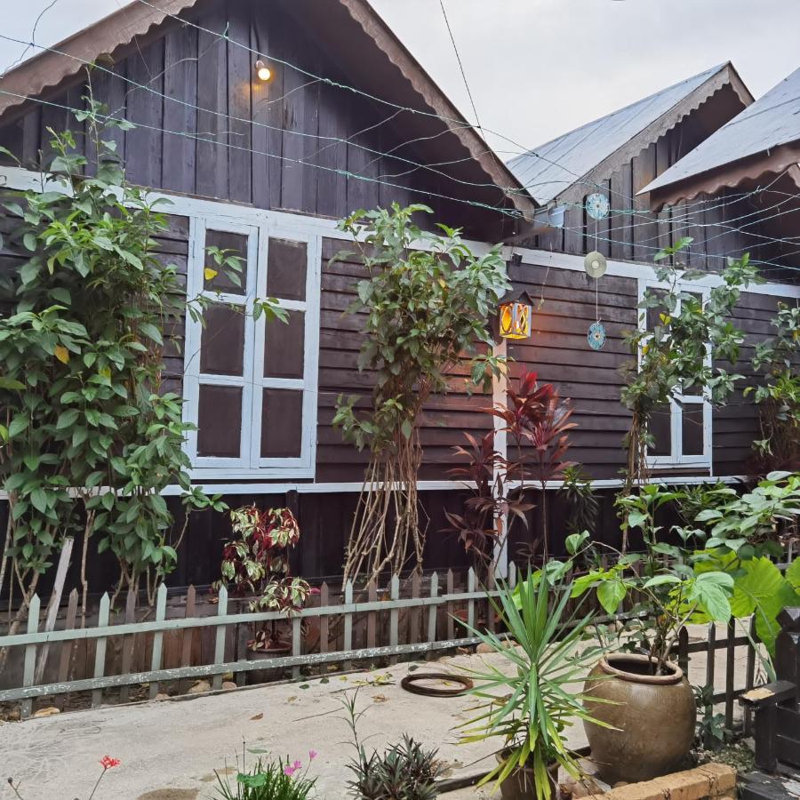 Mykampung Chalet Hotel Ipoh Esterno foto